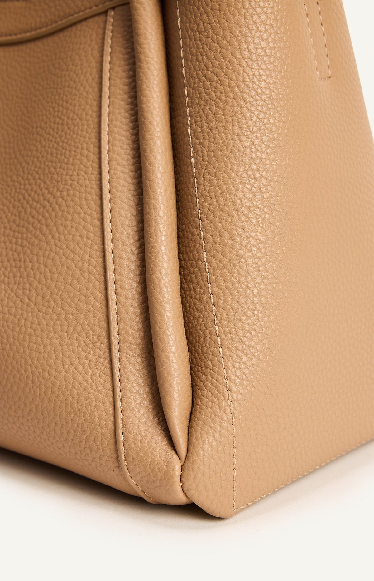 ARIANA HANDLE BAG – MOCHA MOUSSE