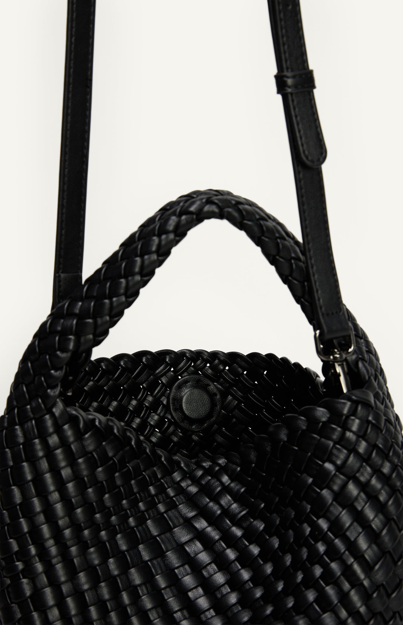 ANGIE HANDLE BAG - BLACK
