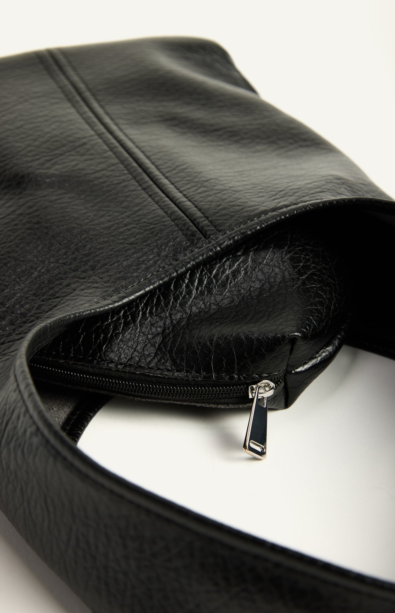 JOSEPHINE SHOULDER BAG - BLACK