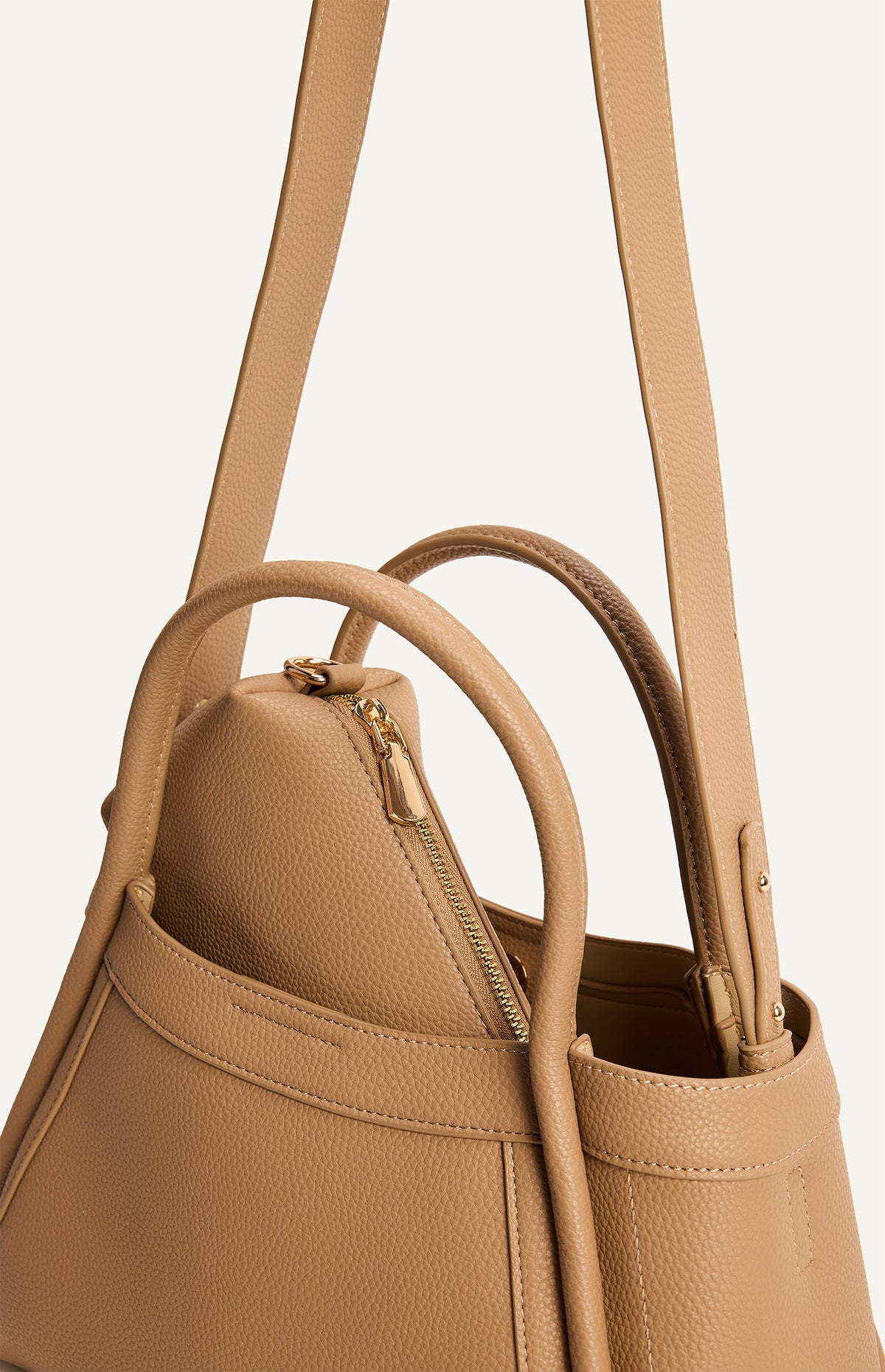 ARIANA HANDLE BAG – MOCHA MOUSSE