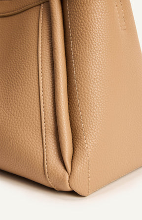 ARIANA HANDLE BAG – MOCHA MOUSSE