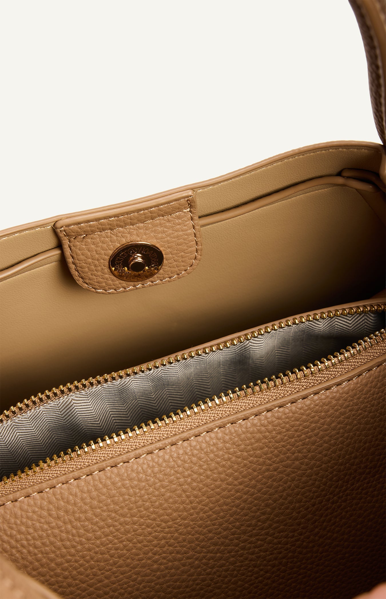 ARIANA HANDLE BAG – MOCHA MOUSSE
