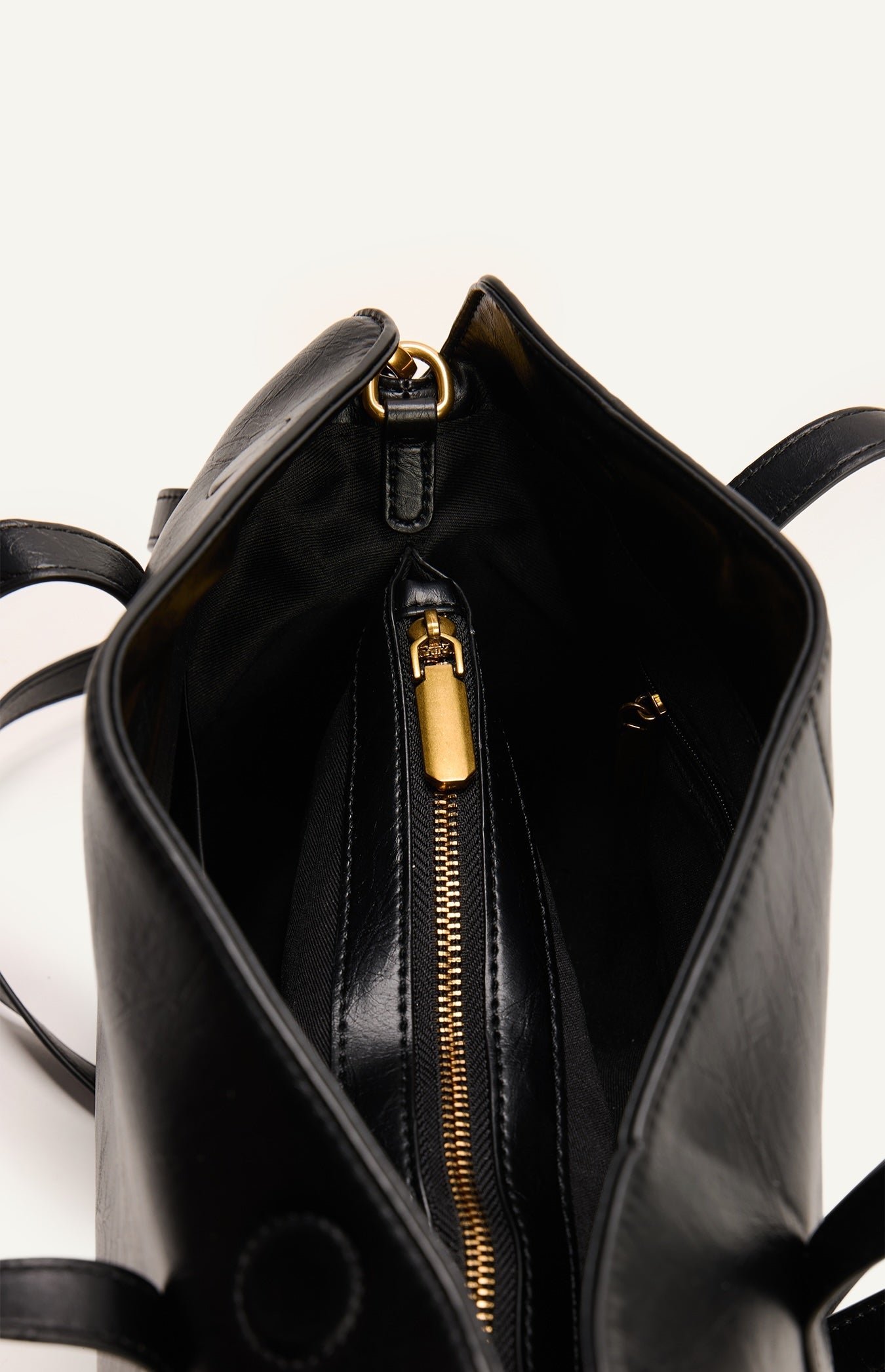 MILA SHOULDER BAG – BLACK